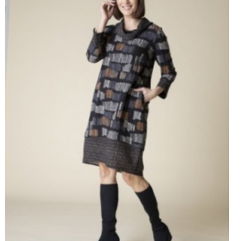 New Habitat Drape Collar Dress Size Small